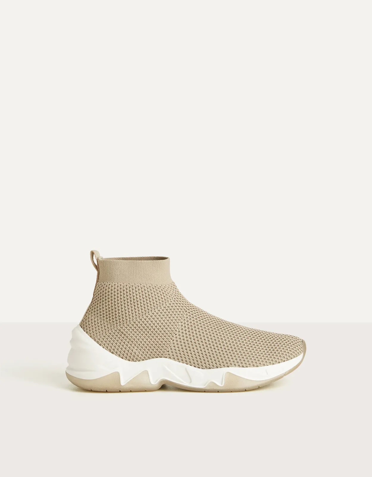 Hohe Sneaker mit elastischem Schaft