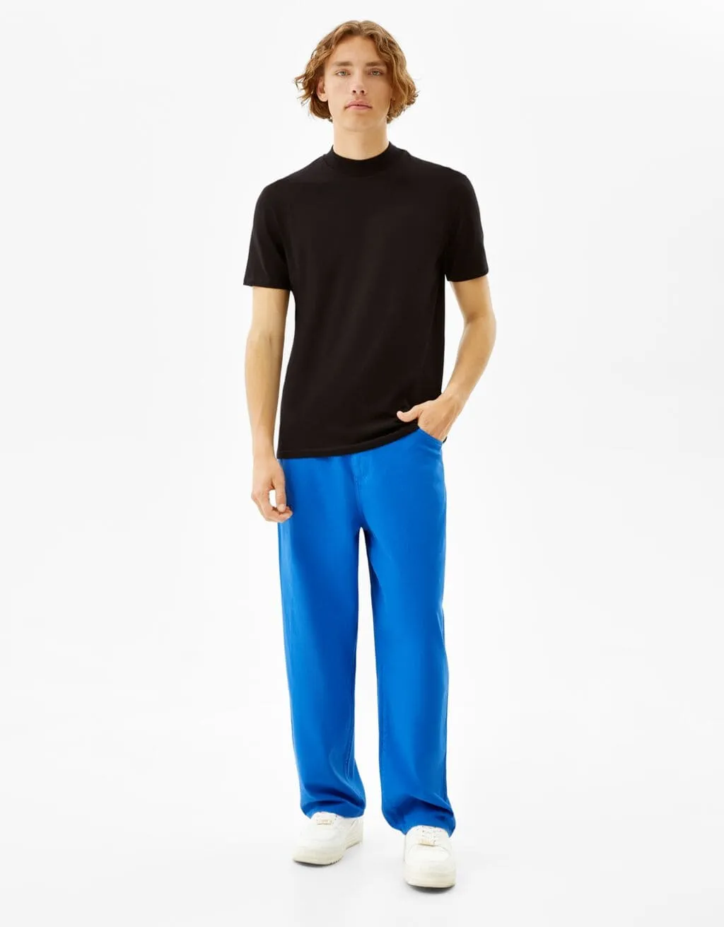 T-Shirt im Slim-Fit mit geripptem Stehkragen